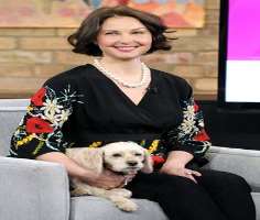 She is a 'cockapoo' breed's dog enthusiast and also reared two dogs whose names are Buttermilk, Buttercup She is a 'cockapoo' breed's dog enthusiast and also reared two dogs whose names are Buttermilk, Buttercup.